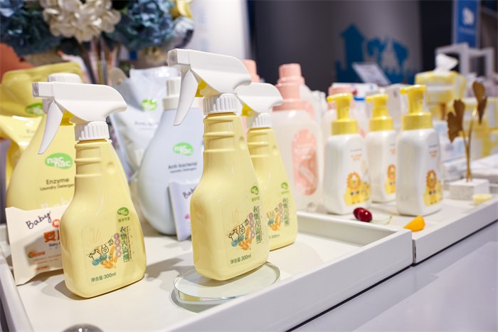 丽婴房2024四季订货会 携手同行，共育幸福——母婴生活护理新风尚